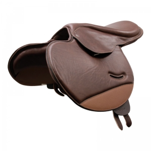 Cette selle est équipée d'un demi-arçon en...